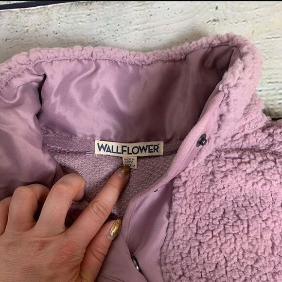🔮 WALLFLOWER| Sherpa Pullover - Picture 2 of 4